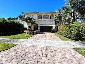 228 NW 2nd Ave in Delray Beach, FL - Building Photo