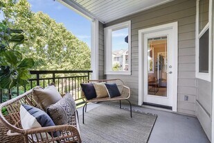 1982 W Bayshore Rd in East Palo Alto, CA - Building Photo