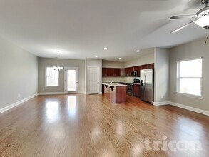 176 Bexley Way in White House, TN - Foto de edificio - Building Photo