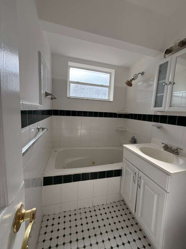 6409 Rodman St in Hollywood, FL - Building Photo - Building Photo