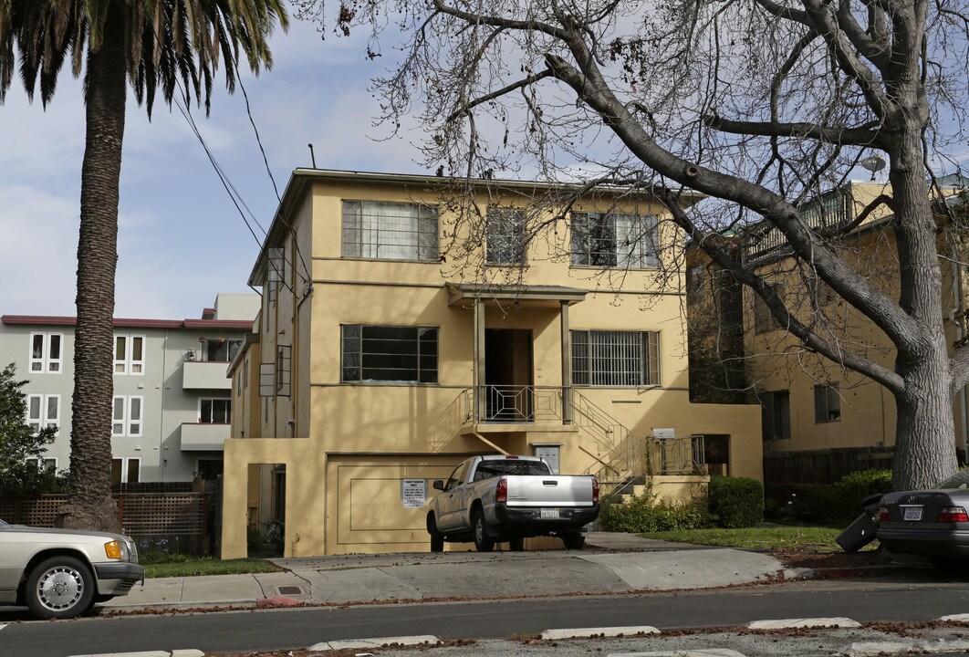 641 Oakland Ave in Oakland, CA - Building Photo