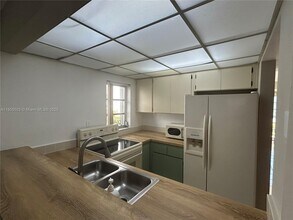 3605 SW 17th St in Miami, FL - Building Photo - Building Photo