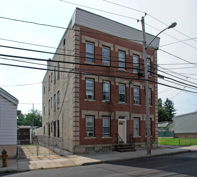 234-236 Belmont Ave in Belleville, NJ - Foto de edificio - Building Photo