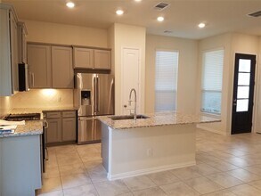 218 Moon Dance Ct in Conroe, TX - Foto de edificio - Building Photo