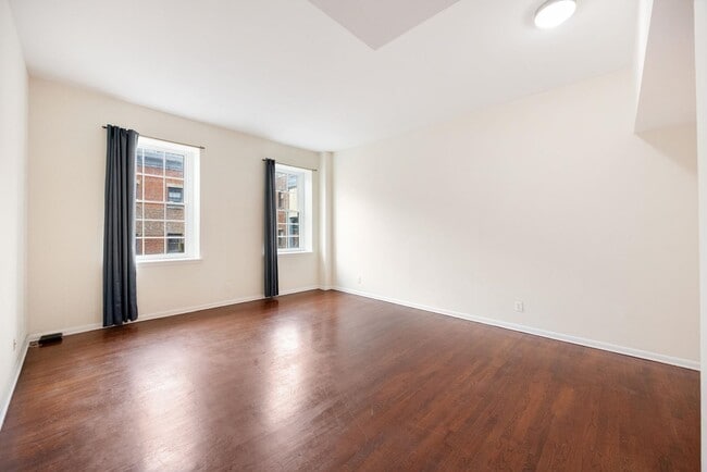 341 Monmouth St in Jersey City, NJ - Building Photo - Building Photo