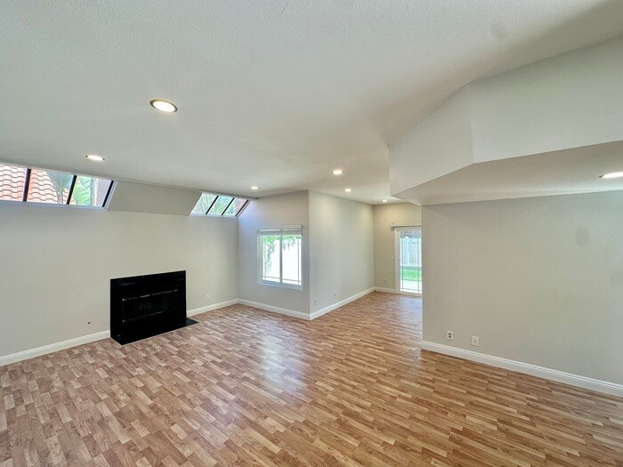 1940 Villa Del Dios Glen in Escondido, CA - Building Photo