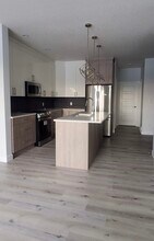 8064 Kiriak Link SW in Edmonton, AB - Building Photo - Building Photo
