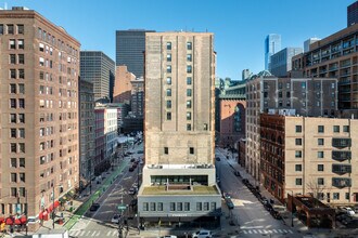 Peterson Building in Chicago, IL - Building Photo - Building Photo