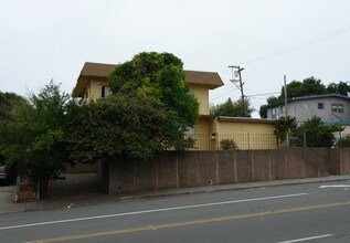 715 Sacramento St in Vallejo, CA - Foto de edificio - Building Photo