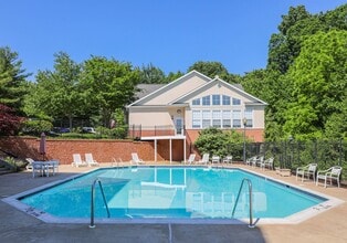 Cascades Overlook in Owings Mills, MD - Foto de edificio - Building Photo