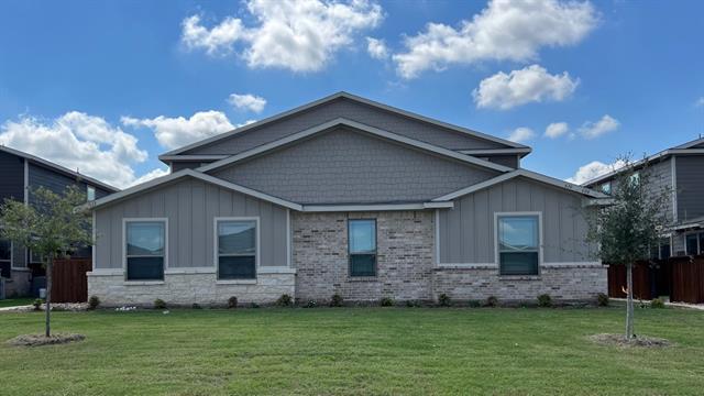 614 Fallow Dr in Venus, TX - Building Photo