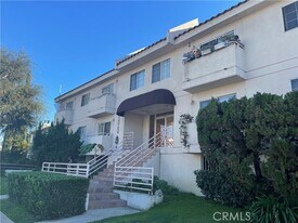 14758 Magnolia Blvd in Los Angeles, CA - Building Photo