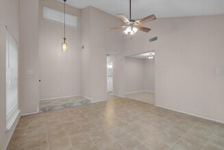 5867 Village Forest Ct in Houston, TX - Building Photo - Building Photo