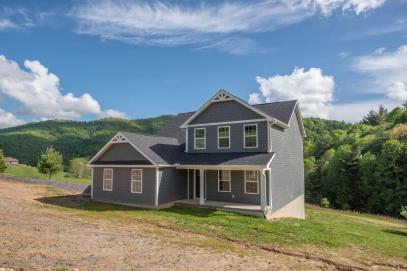 369 River Walk Trl in Laurel Springs, NC - Foto de edificio
