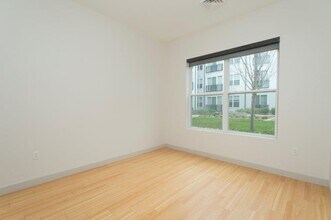 320 D St, Unit 339 in Boston, MA - Foto de edificio - Building Photo