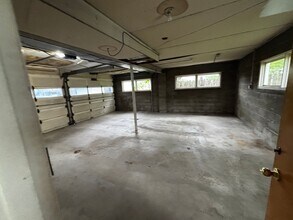 322 Woodland Ave in Grove City, PA - Building Photo - Building Photo