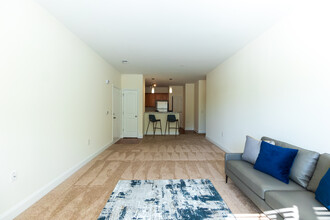 Wendover At Meadowood in Greensboro, NC - Building Photo - Interior Photo