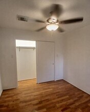 1126 E Brompton Dr in Pearland, TX - Building Photo - Building Photo