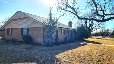 3100 Elmwood Ave in Oklahoma City, OK - Building Photo - Building Photo