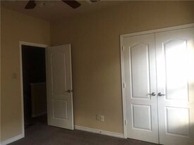 5916 Clearwater Dr in The Colony, TX - Building Photo