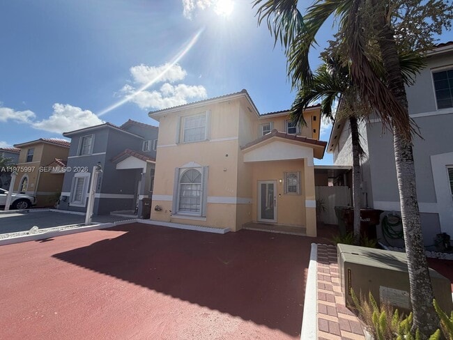 7211 W 24th Ave in Hialeah Gardens, FL - Building Photo - Building Photo