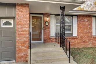 1317 E Sunset St in Springfield, MO - Building Photo - Building Photo