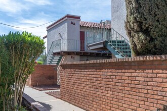 Villa De Leon Apartments in El Paso, TX - Building Photo - Building Photo