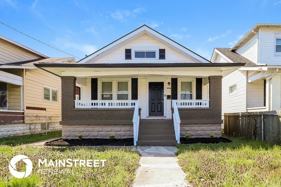 3732 River Park Dr in Louisville, KY - Foto de edificio