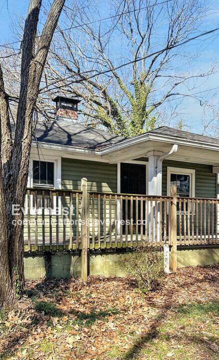 706 S Grand Ave NW in Atlanta, GA - Building Photo