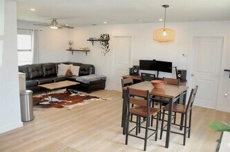 2025 Cass St in Sarasota, FL - Building Photo - Building Photo