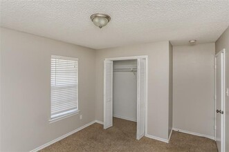 1134 Cedar Ridge Cir in Desoto, TX - Building Photo - Building Photo