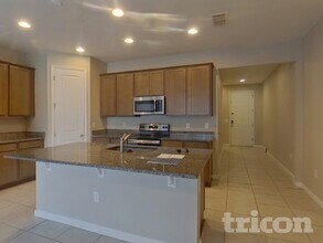 676 Meadow Pointe Dr in Haines City, FL - Building Photo - Building Photo