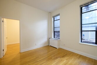 750 9th Ave in New York, NY - Building Photo - Building Photo