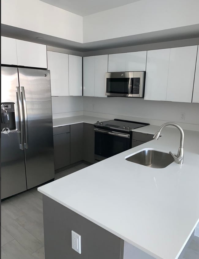 321 NE 26th St, Unit 603 in Miami, FL - Building Photo - Building Photo