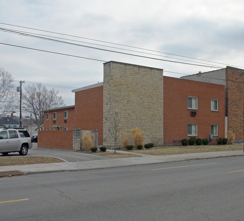 1806 Brown St in Dayton, OH - Building Photo