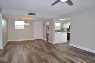 729 Lori Dr in Palm Springs, FL - Building Photo - Building Photo