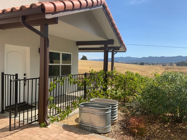 9148 Santa Margarita Rd in Atascadero, CA - Building Photo - Building Photo