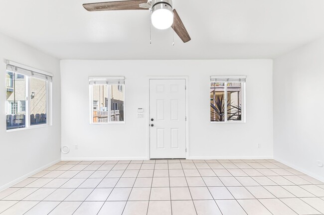 319 Hermosa Ave, Unit 10 in Long Beach, CA - Building Photo - Building Photo