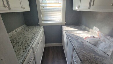 10006 Pierpont Ave in Cleveland, OH - Building Photo - Building Photo