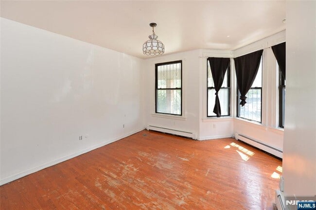 100 N 9th St in Newark, NJ - Building Photo - Building Photo