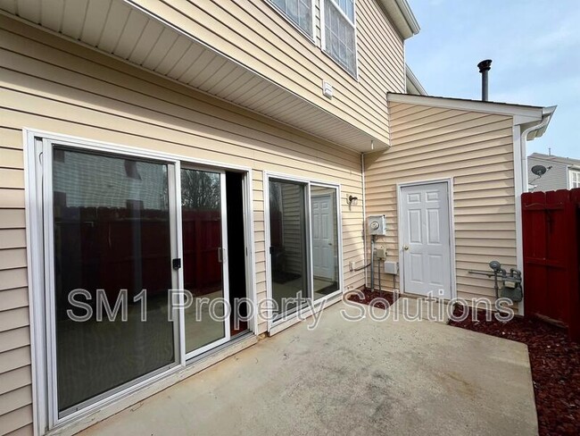 3928 Elizabeth Glen Way in Jamestown, NC - Building Photo - Building Photo