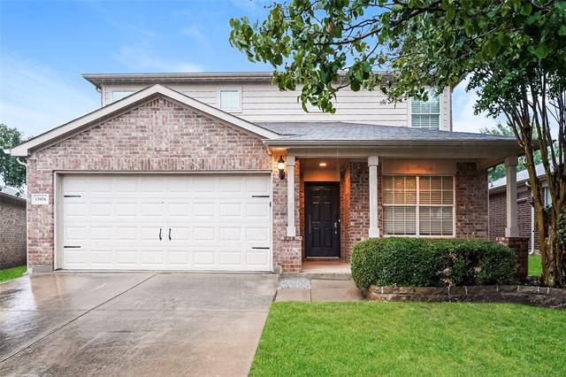 15976 Avenel Way in Fort Worth, TX - Building Photo