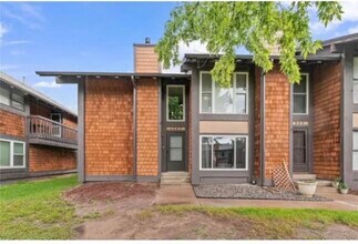 1347 S Crystal Way in Aurora, CO - Building Photo - Building Photo