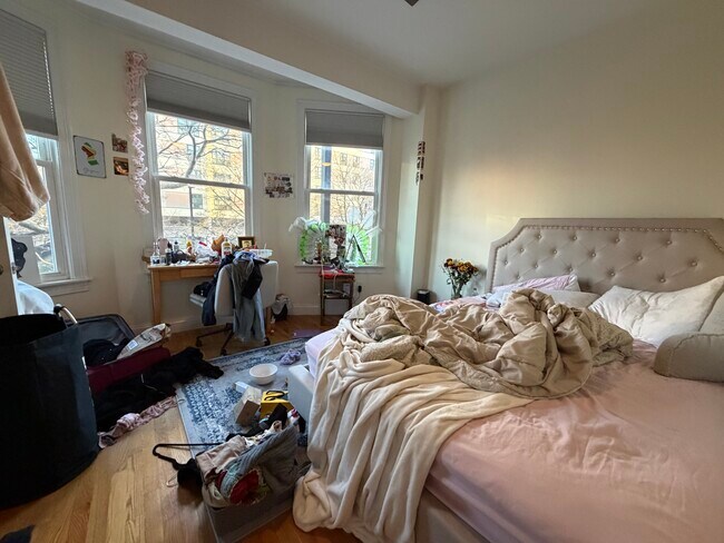 1029 Tremont St, Unit 2 in Boston, MA - Foto de edificio - Building Photo