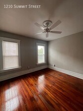 1210 Summit St in Columbus, OH - Building Photo - Building Photo