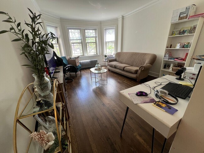 2724 W Farragut Ave in Chicago, IL - Building Photo - Building Photo