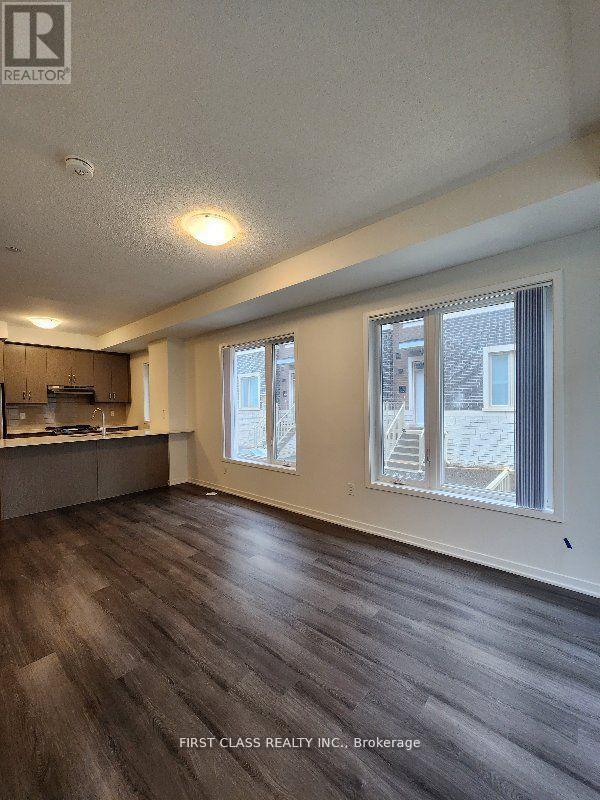 property at 140 Honeycrisp Cres