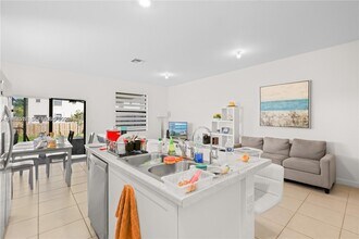 25449 SW 108th Ct in Homestead, FL - Foto de edificio - Building Photo