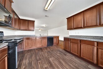 2524 Watersail Dr in Texas City, TX - Building Photo - Building Photo