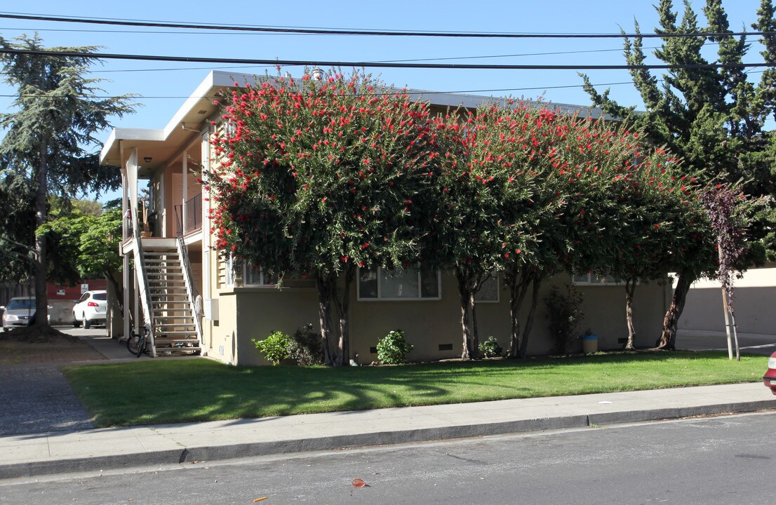 1560 Regent St in Redwood City, CA - Foto de edificio
